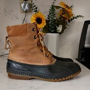 Sorel Waterproof Tan and Black Outdoor Boots
